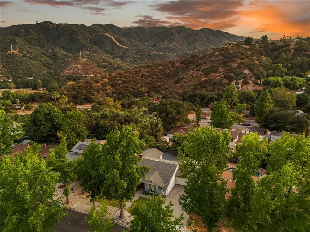 9419 Creemore Drive Tujunga, CA 91042