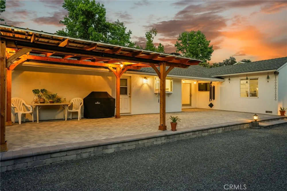 9419 Creemore Drive Tujunga, CA 91042