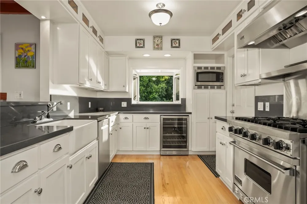 9419 Creemore Drive Tujunga, CA 91042