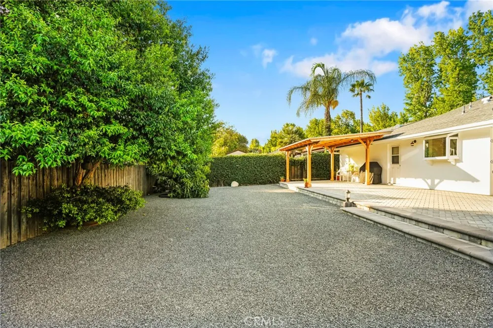 9419 Creemore Drive Tujunga, CA 91042