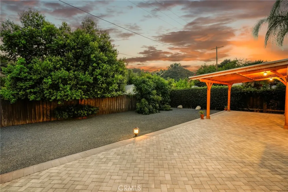 9419 Creemore Drive Tujunga, CA 91042