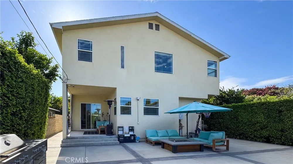 6926 Chimineas Avenue Reseda, CA 91335