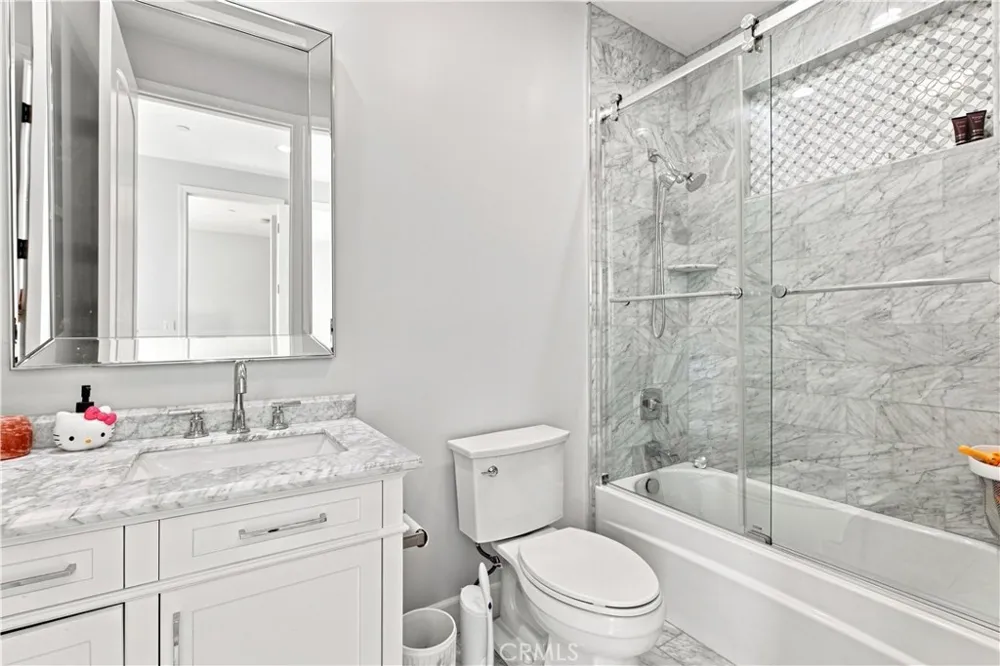 6926 Chimineas Avenue Reseda, CA 91335