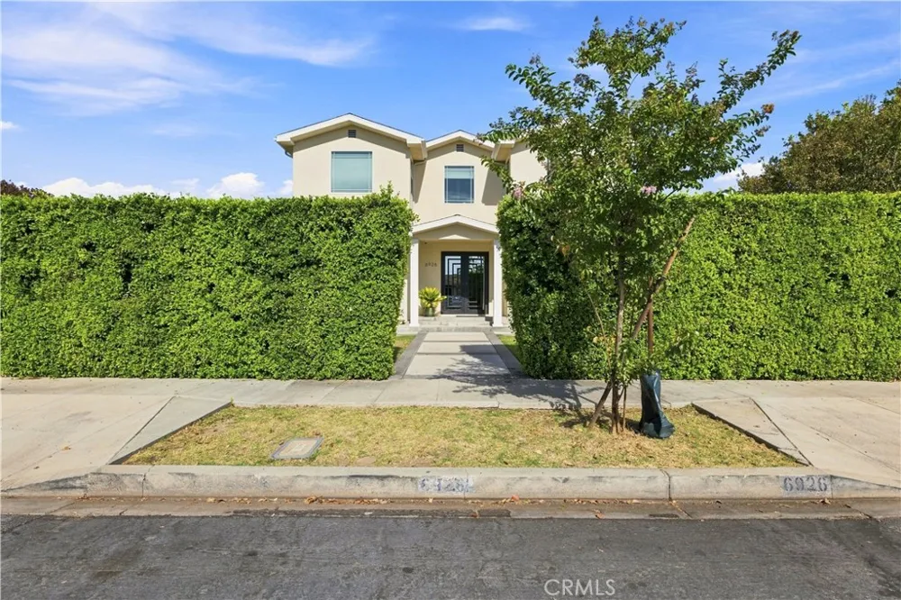 6926 Chimineas Avenue Reseda, CA 91335