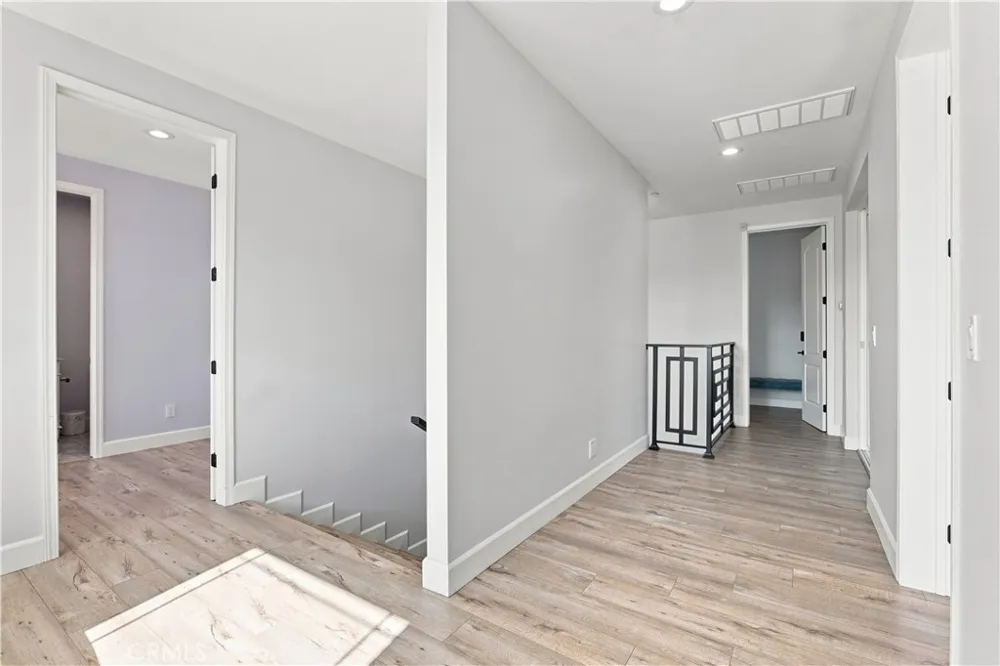6926 Chimineas Avenue Reseda, CA 91335