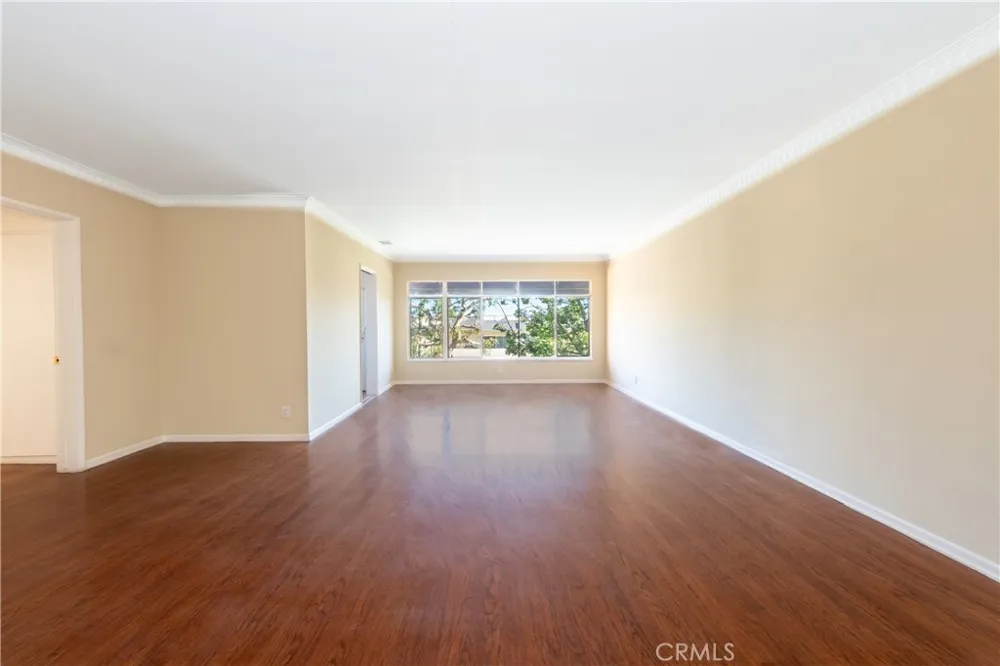 1615 Laurel Avenue #203 Los Angeles, CA 90046