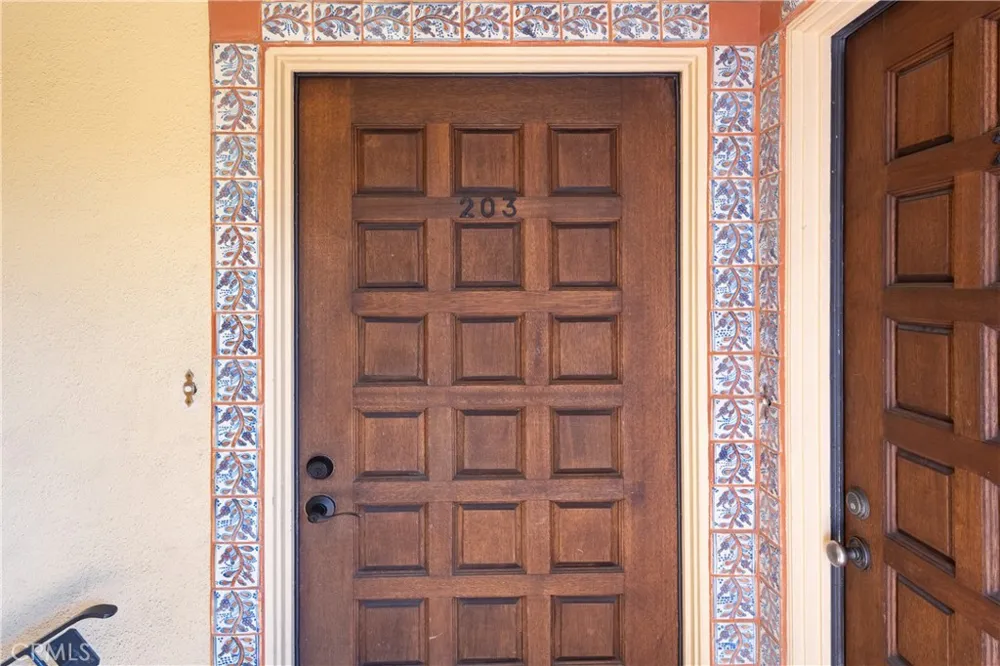 1615 Laurel Avenue #203 Los Angeles, CA 90046