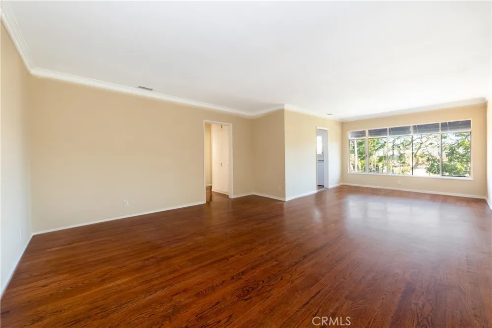 1615 Laurel Avenue #203 Los Angeles, CA 90046