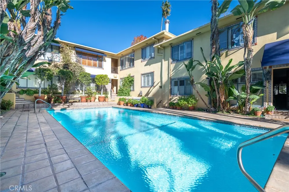 1615 Laurel Avenue #203 Los Angeles, CA 90046