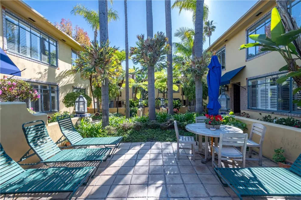 1615 Laurel Avenue #203 Los Angeles, CA 90046