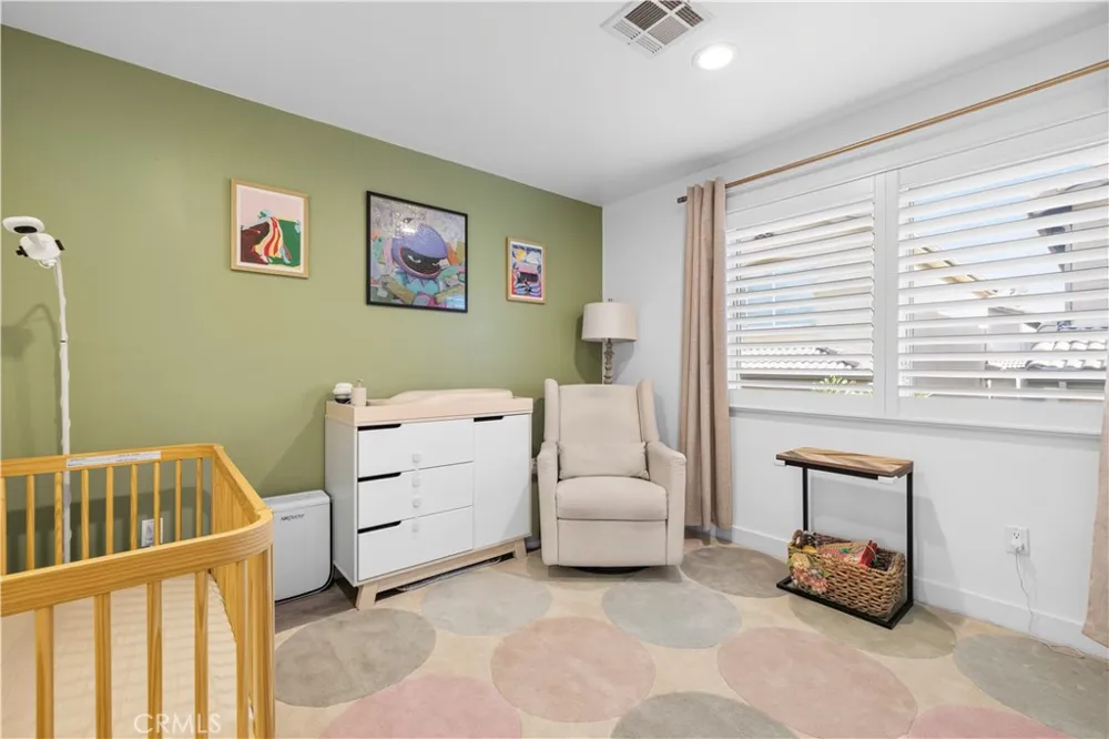 16557 Vine Terrace Van Nuys, CA 91406