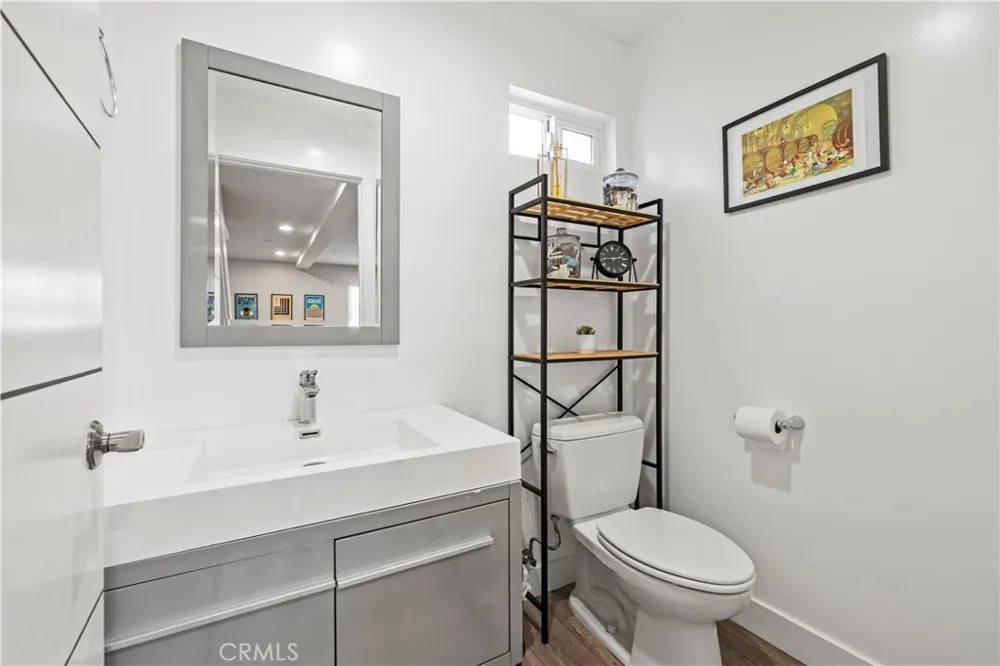 16557 Vine Terrace Van Nuys, CA 91406
