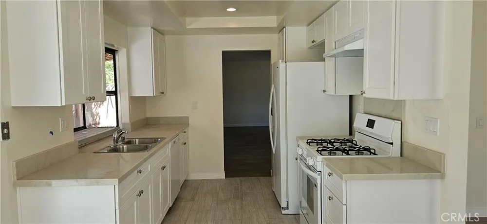 10139 Hanna Los Angeles, CA 91311