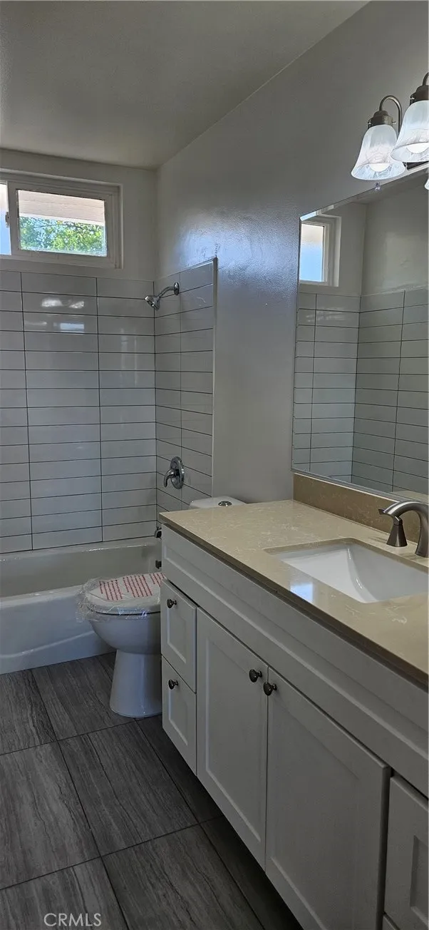 10139 Hanna Los Angeles, CA 91311