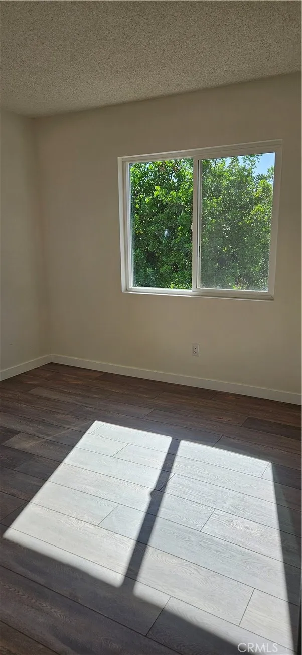 10139 Hanna Los Angeles, CA 91311