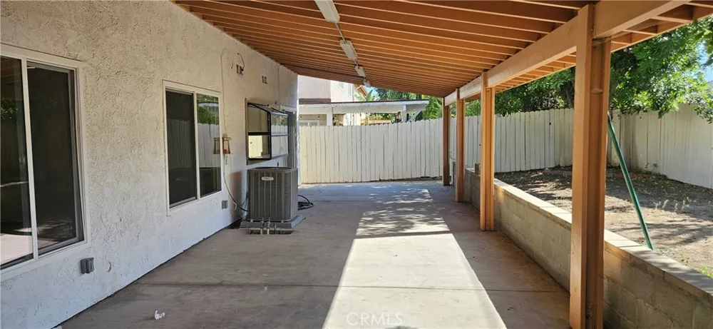 10139 Hanna Los Angeles, CA 91311