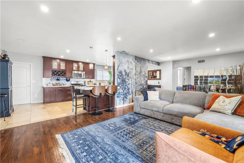 20442 Enadia Winnetka, CA 91306