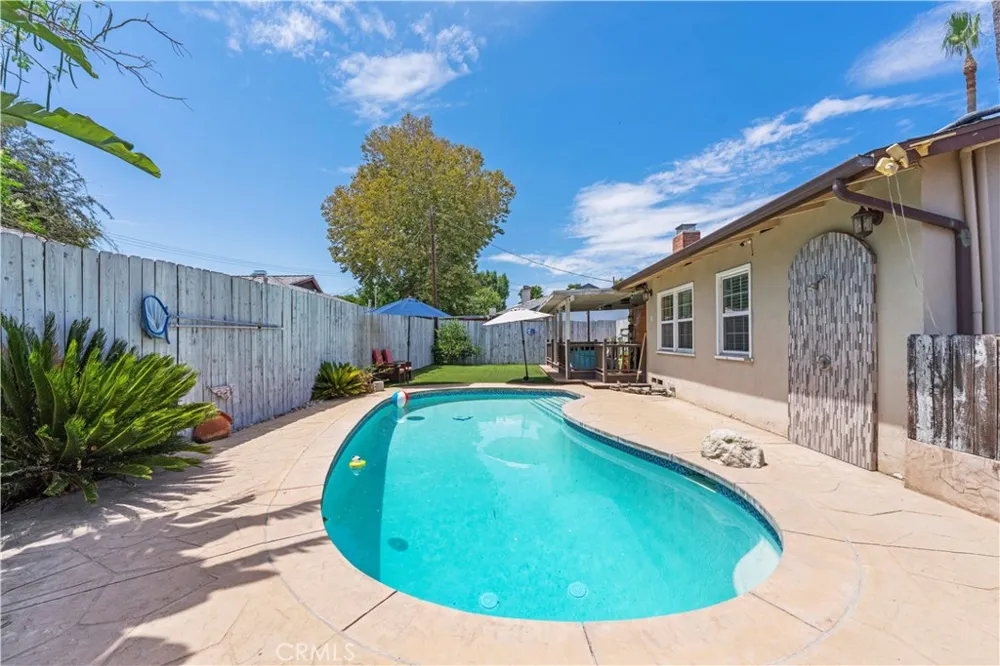 20442 Enadia Winnetka, CA 91306