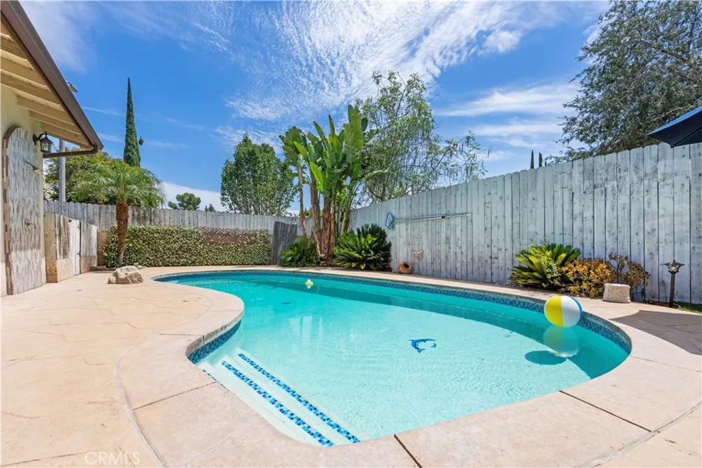 20442 Enadia Winnetka, CA 91306