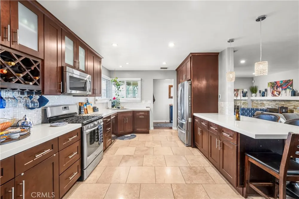 20442 Enadia Winnetka, CA 91306