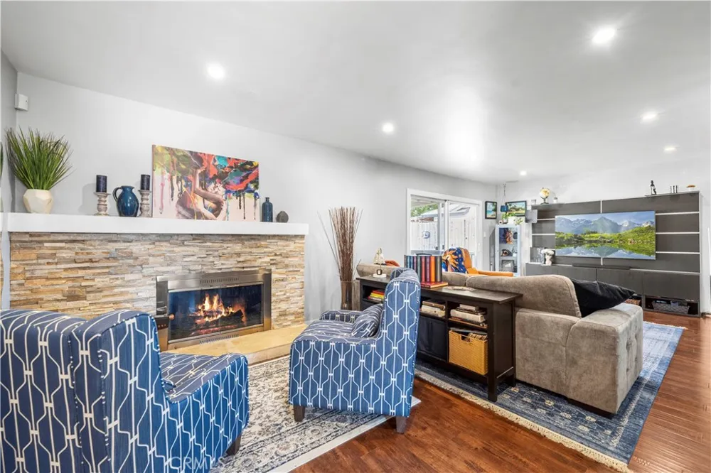 20442 Enadia Winnetka, CA 91306