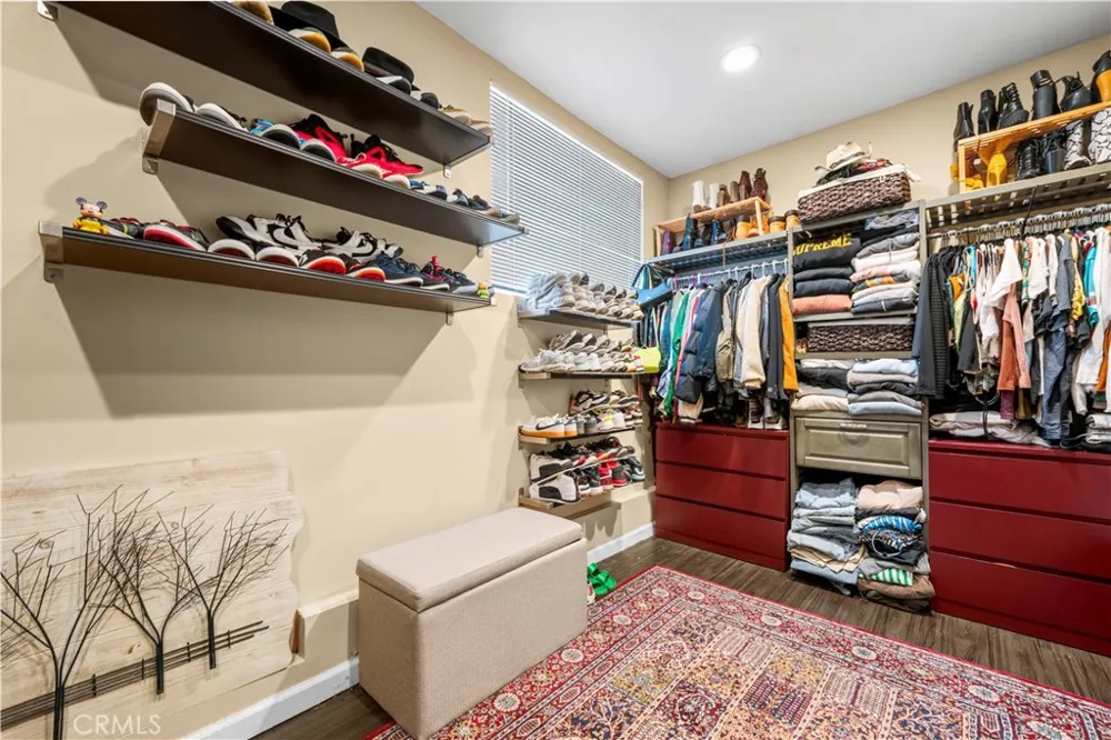 20442 Enadia Winnetka, CA 91306