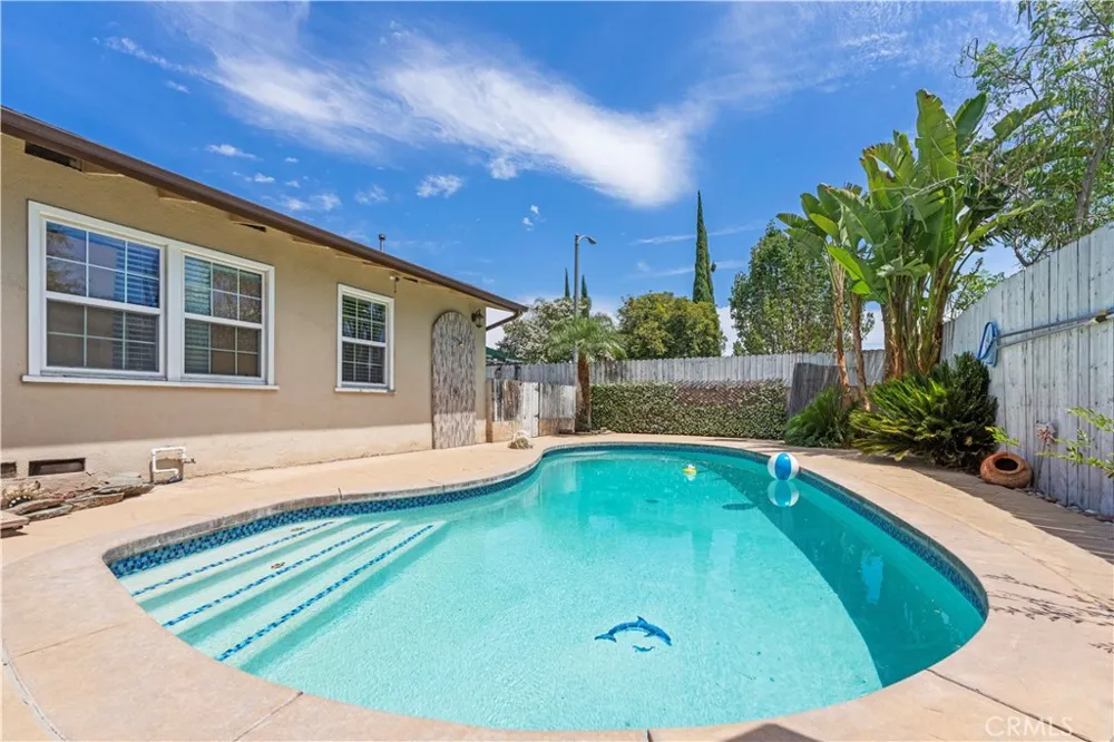 20442 Enadia Winnetka, CA 91306