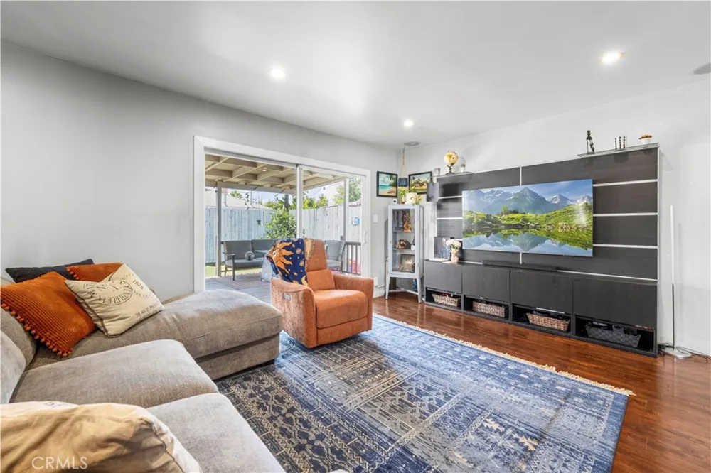 20442 Enadia Winnetka, CA 91306