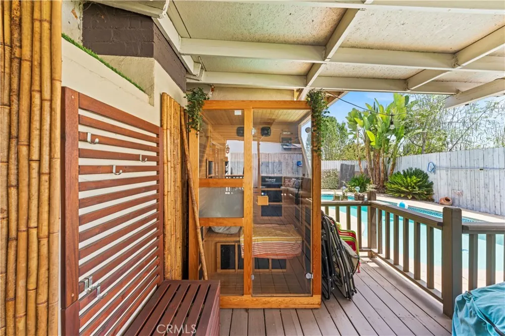 20442 Enadia Winnetka, CA 91306