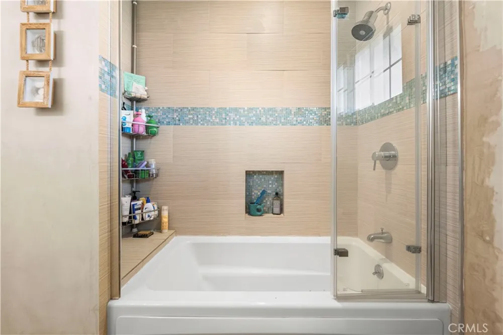 20442 Enadia Winnetka, CA 91306
