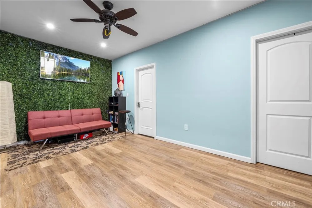 20442 Enadia Winnetka, CA 91306