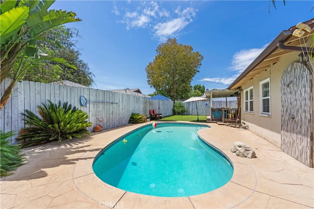 20442 Enadia Winnetka, CA 91306