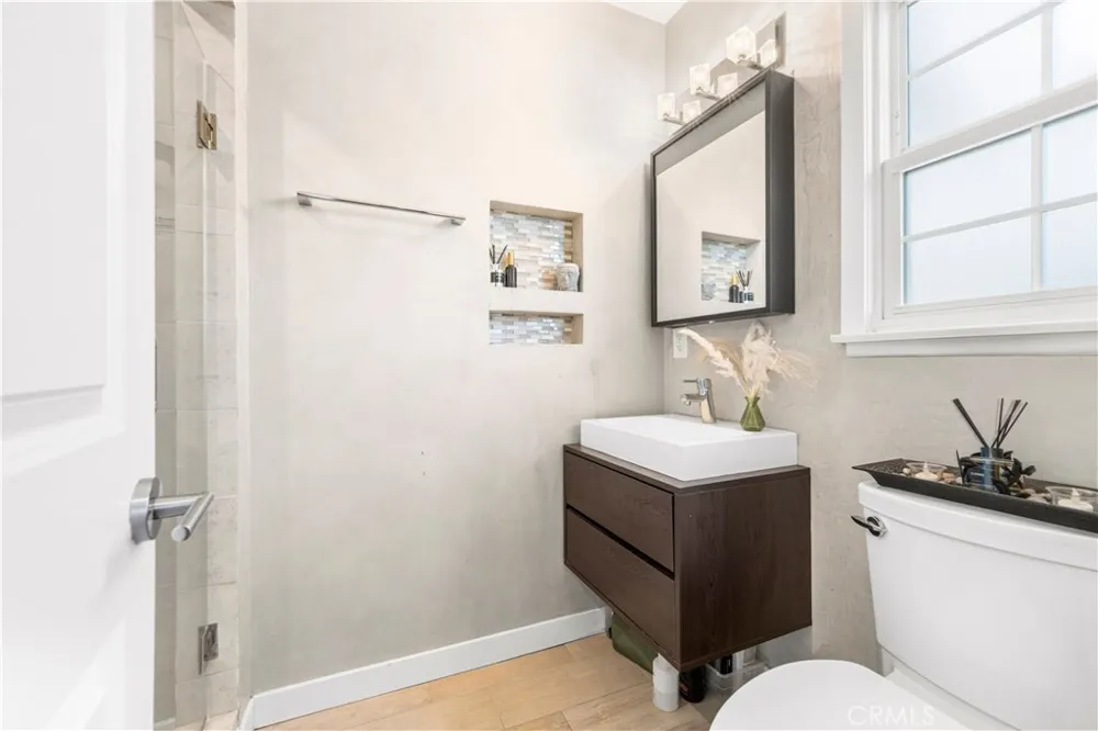 20442 Enadia Winnetka, CA 91306