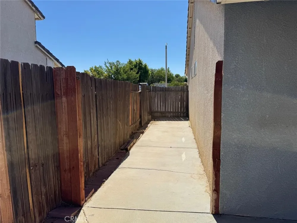 1229 Onyx Palmdale, CA 93550