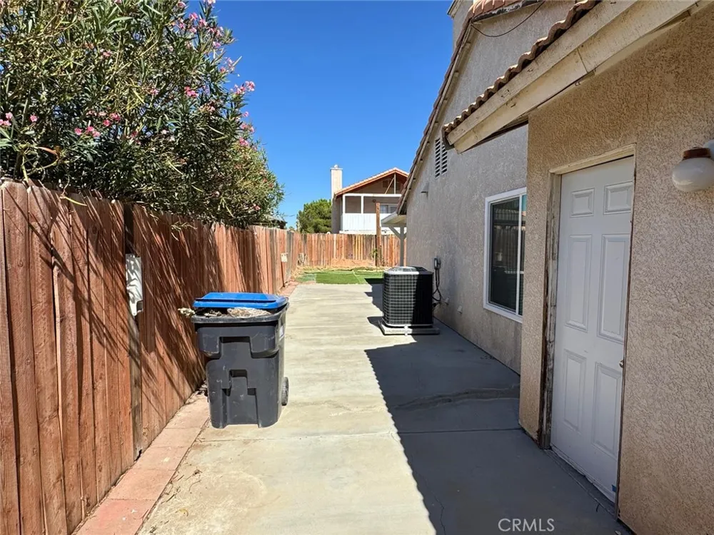1229 Onyx Palmdale, CA 93550