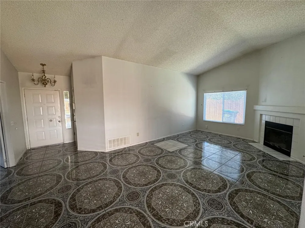1229 Onyx Palmdale, CA 93550