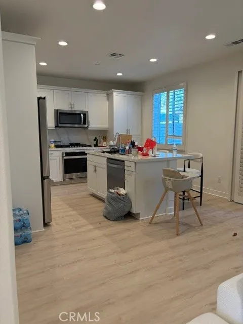 23201 W Canterbury West Hills, CA 91307