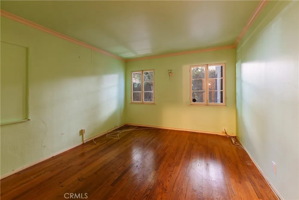 11209 La Maida North Hollywood, CA 91601