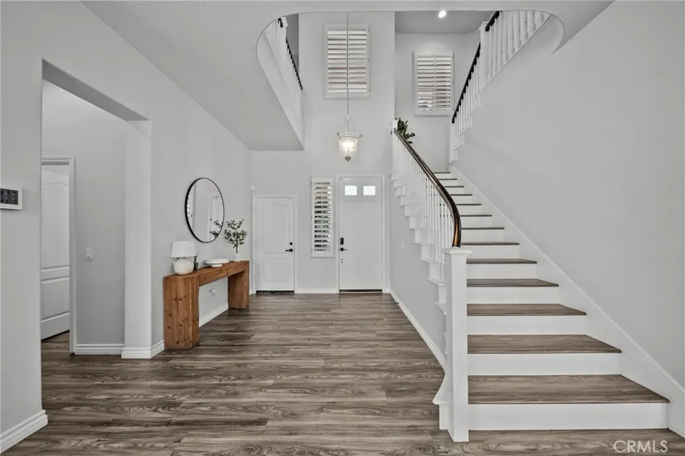 28251 Infinity Saugus, CA 91390