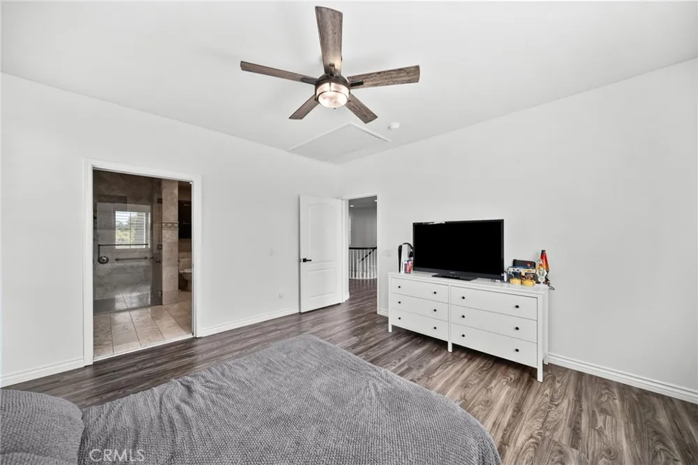 28251 Infinity Saugus, CA 91390