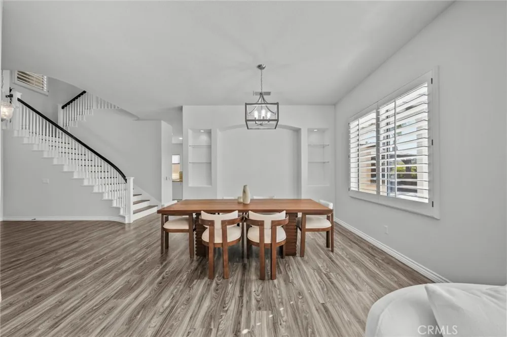 28251 Infinity Saugus, CA 91390
