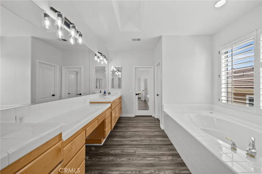 28251 Infinity Saugus, CA 91390