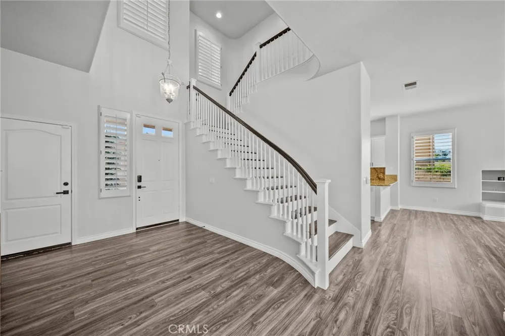 28251 Infinity Saugus, CA 91390