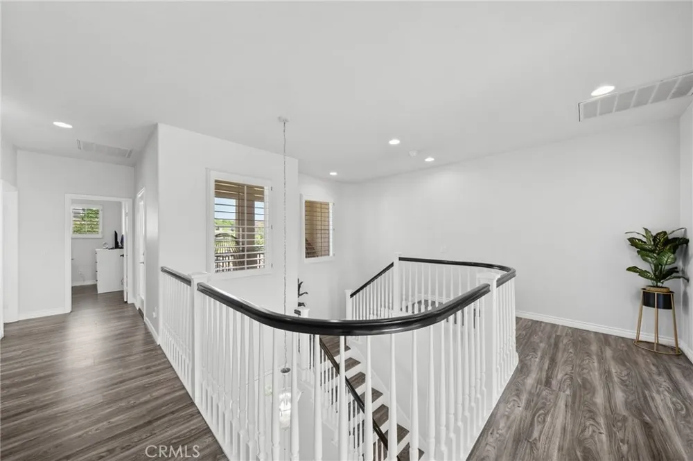 28251 Infinity Saugus, CA 91390