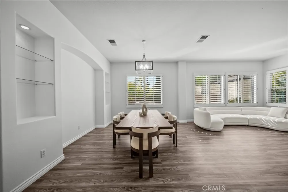 28251 Infinity Saugus, CA 91390
