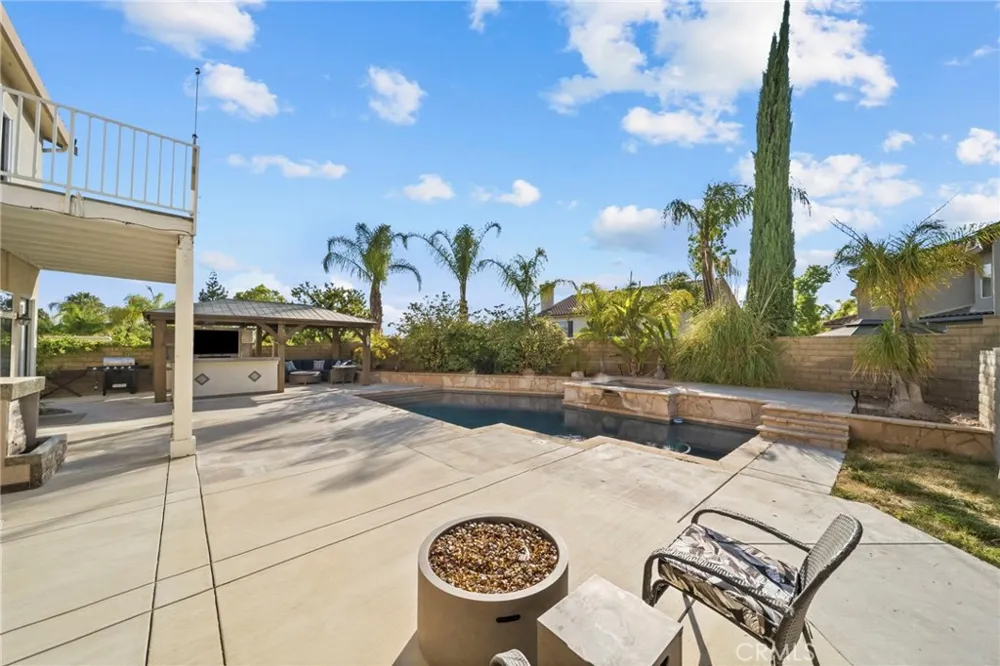 28251 Infinity Saugus, CA 91390