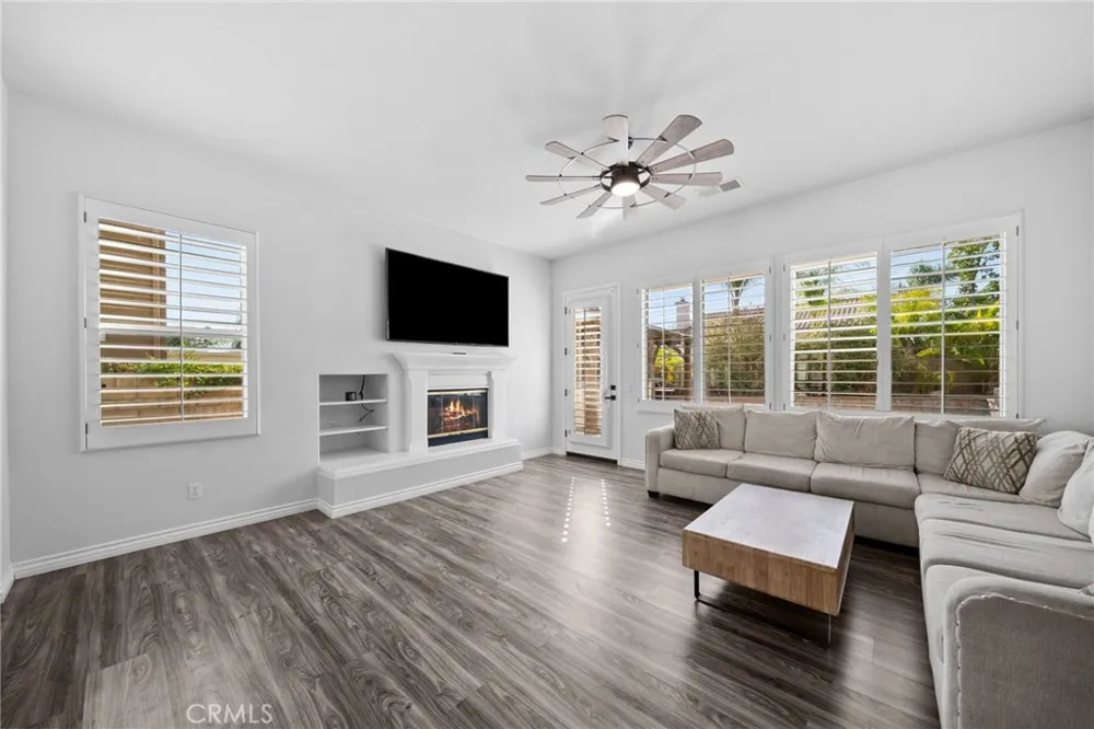 28251 Infinity Saugus, CA 91390