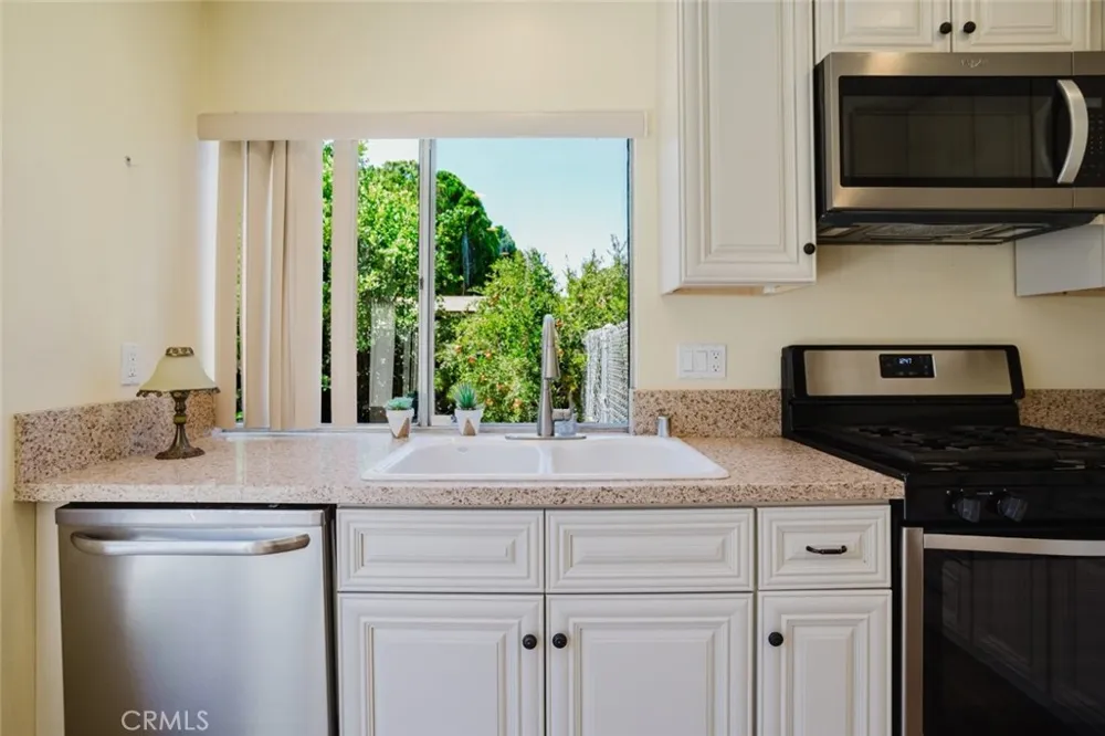 2380 Bryson Place Simi Valley, CA 93065