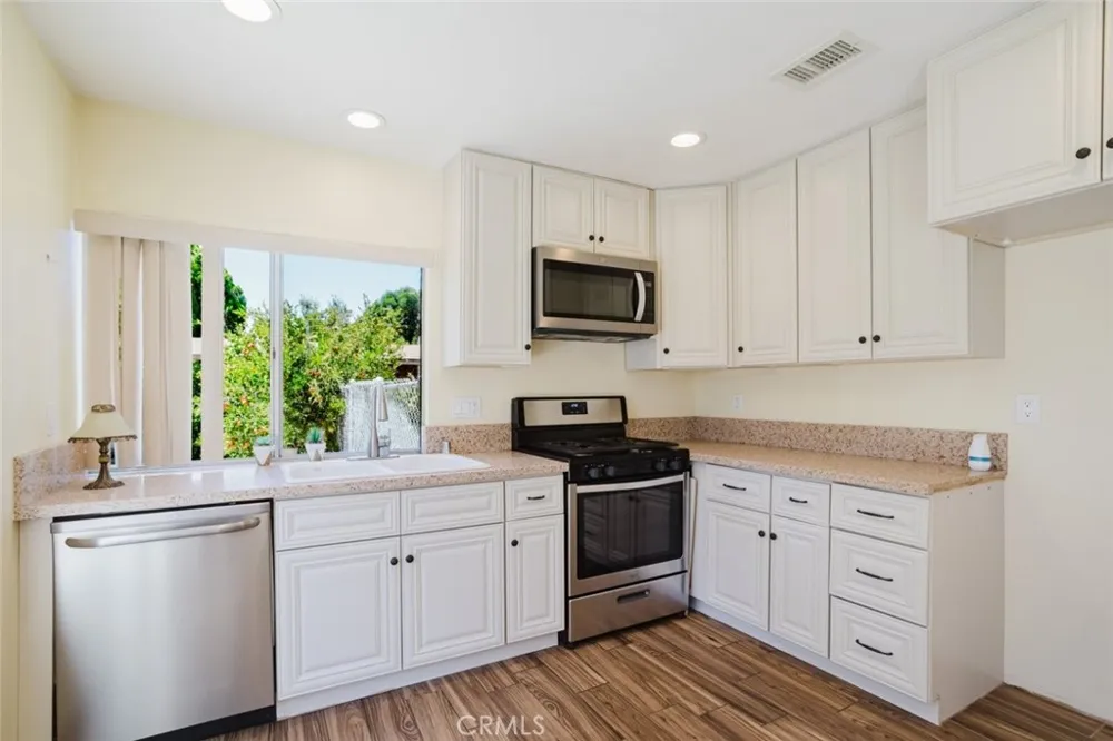 2380 Bryson Place Simi Valley, CA 93065