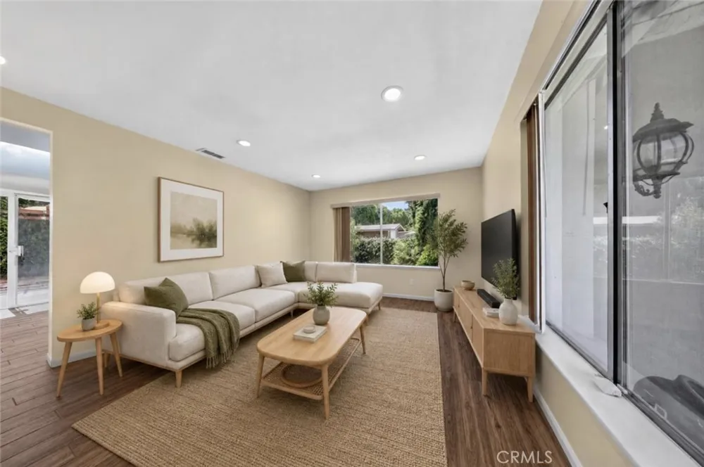 2380 Bryson Place Simi Valley, CA 93065